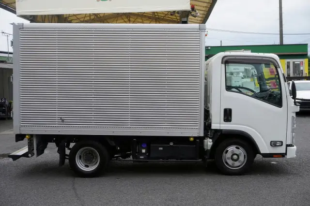 いすゞ エルフ 2RG-NLR88AN(2WD)の写真5