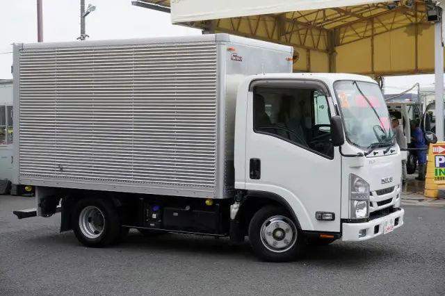 いすゞ エルフ 2RG-NLR88AN(2WD)の写真6