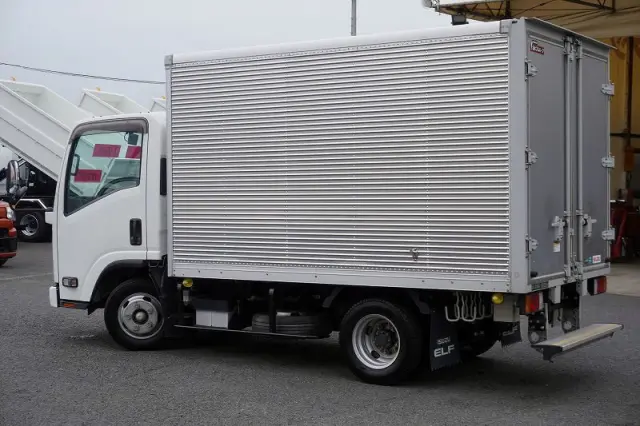 いすゞ エルフ 2RG-NLR88AN(2WD)の写真7