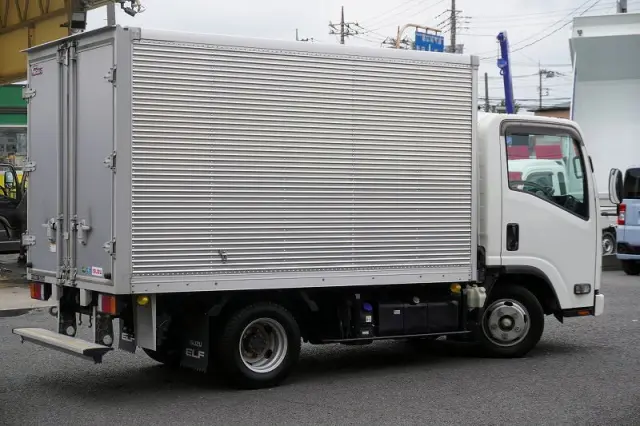 いすゞ エルフ 2RG-NLR88AN(2WD)の写真8