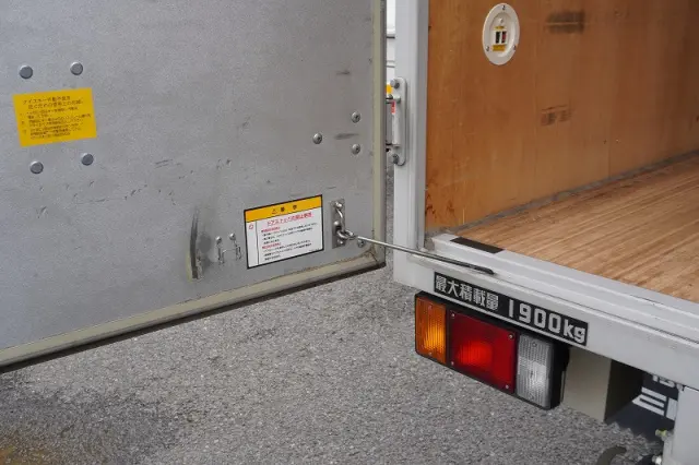 いすゞ エルフ 2RG-NLR88AN(2WD)の写真24