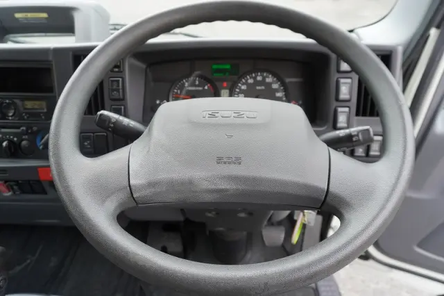 いすゞ エルフ 2RG-NLR88AN(2WD)の写真28