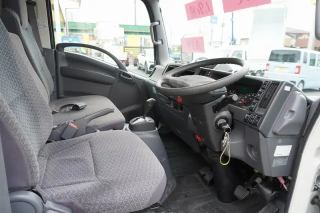 いすゞ エルフ 2RG-NLR88AN(2WD)の写真35