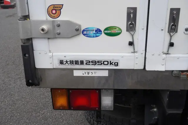 いすゞ エルフ 2RG-NPR88AN(2WD)の写真24