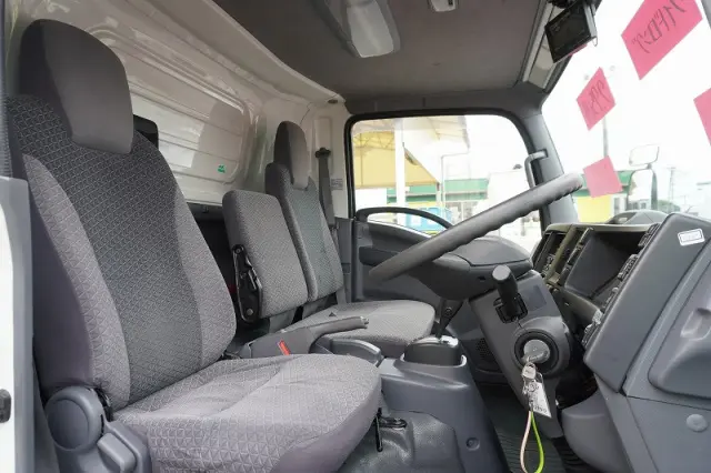 いすゞ エルフ 2RG-NPR88AN(2WD)の写真34