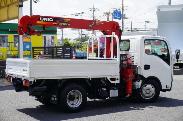 いすゞ エルフ 2RG-NKR88AF(2WD)の写真8