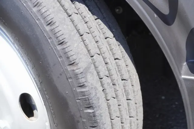いすゞ エルフ 2RG-NKR88AF(2WD)の写真9