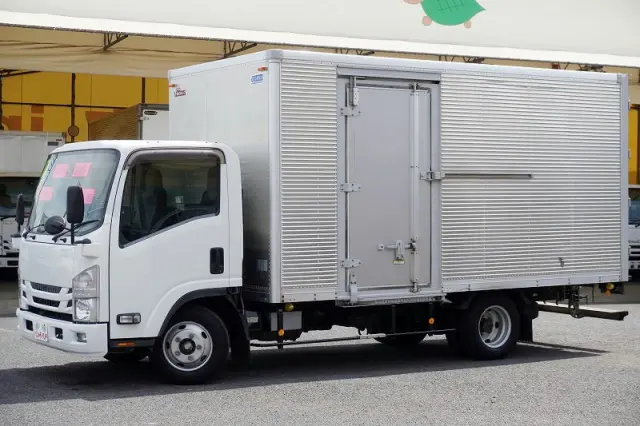 いすゞ エルフ TRG-NPR85AN(2WD)の写真1