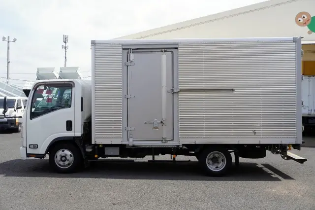 いすゞ エルフ TRG-NPR85AN(2WD)の写真3