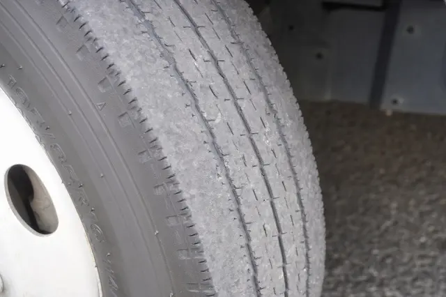 いすゞ エルフ TRG-NPR85AN(2WD)の写真9