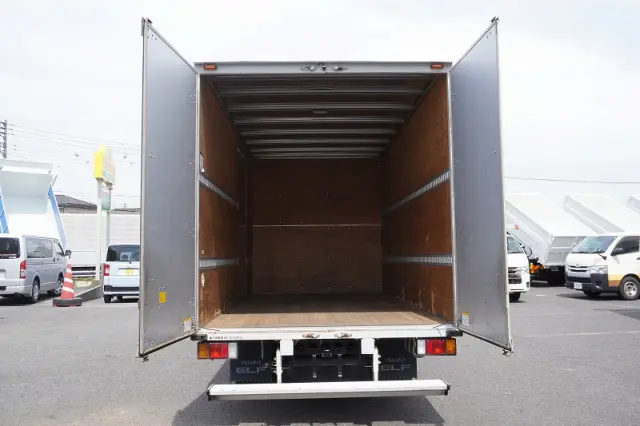 いすゞ エルフ TRG-NPR85AN(2WD)の写真25