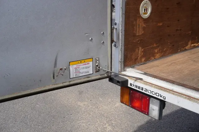 いすゞ エルフ TRG-NPR85AN(2WD)の写真26