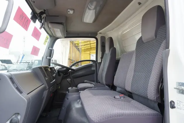 いすゞ エルフ TRG-NPR85AN(2WD)の写真40