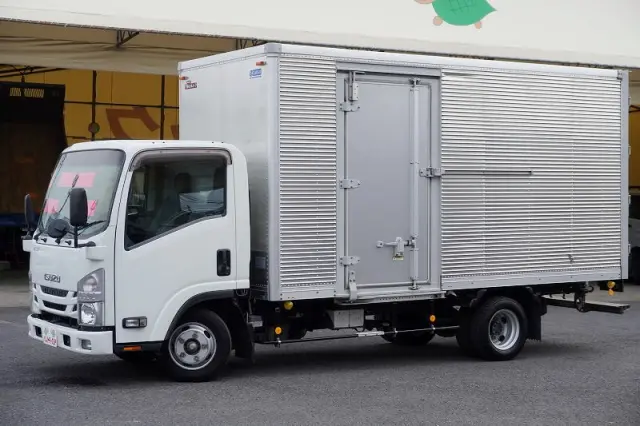いすゞ エルフ TRG-NLR85AN(2WD)の写真1