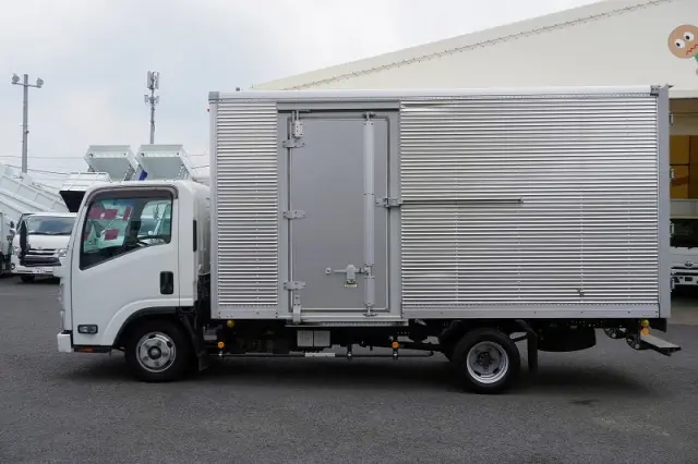 いすゞ エルフ TRG-NLR85AN(2WD)の写真3