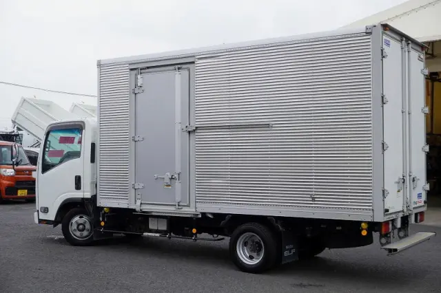 いすゞ エルフ TRG-NLR85AN(2WD)の写真7