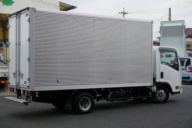 いすゞ エルフ TRG-NLR85AN(2WD)の写真8