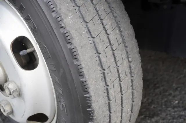 いすゞ エルフ TRG-NLR85AN(2WD)の写真9