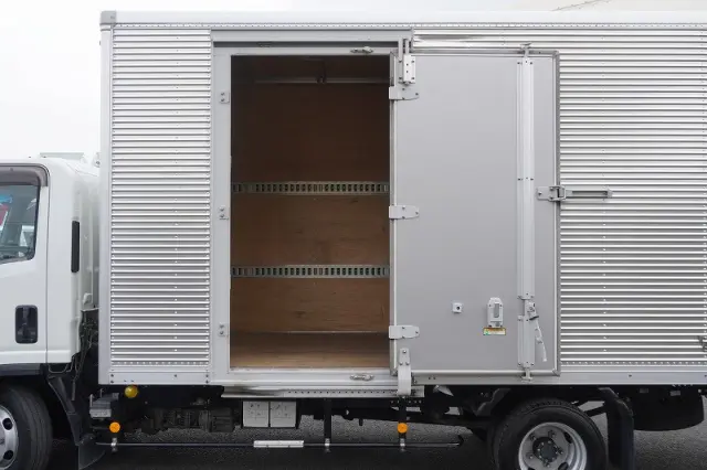 いすゞ エルフ TRG-NLR85AN(2WD)の写真18