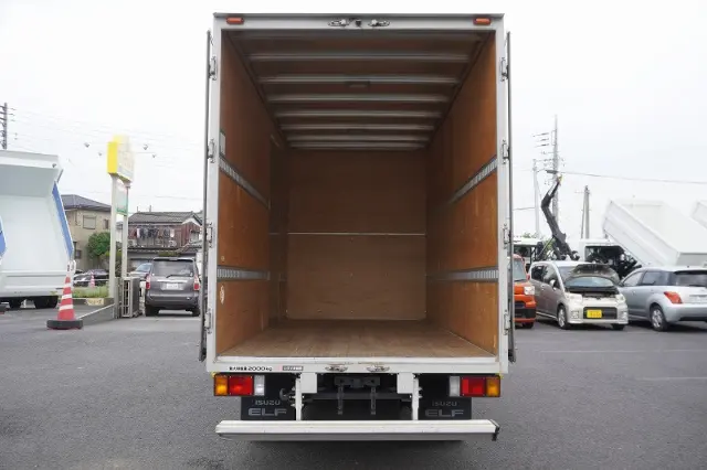 いすゞ エルフ TRG-NLR85AN(2WD)の写真19