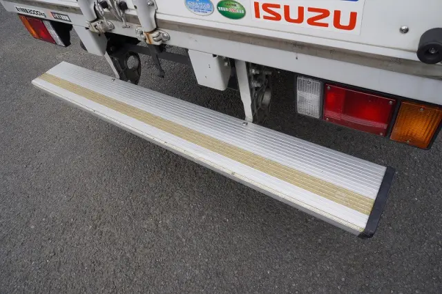 いすゞ エルフ TRG-NLR85AN(2WD)の写真27