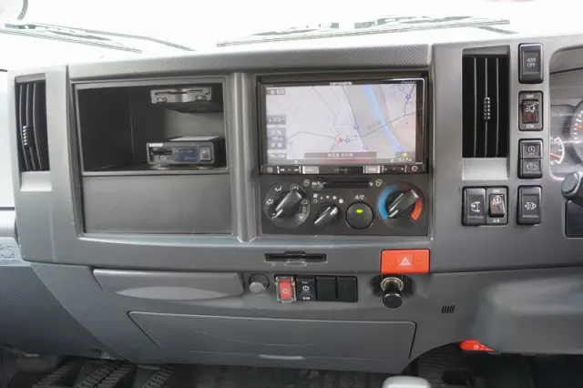いすゞ エルフ TRG-NLR85AN(2WD)の写真31