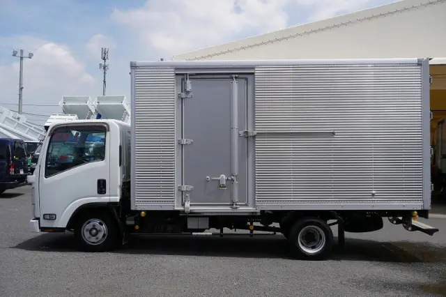いすゞ エルフ TRG-NLR85AN(2WD)の写真3