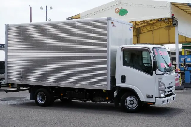 いすゞ エルフ TRG-NLR85AN(2WD)の写真6