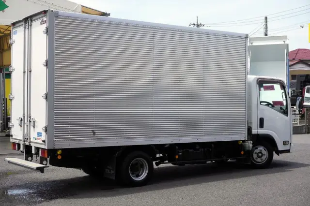 いすゞ エルフ TRG-NLR85AN(2WD)の写真8