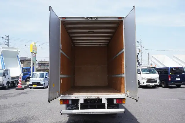 いすゞ エルフ TRG-NLR85AN(2WD)の写真24