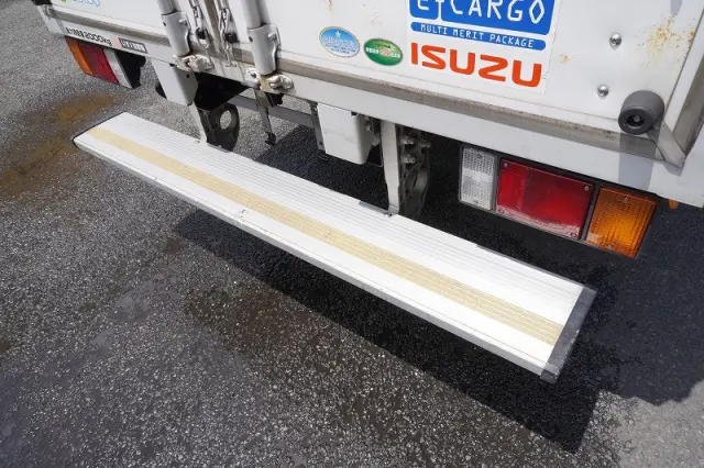 いすゞ エルフ TRG-NLR85AN(2WD)の写真27