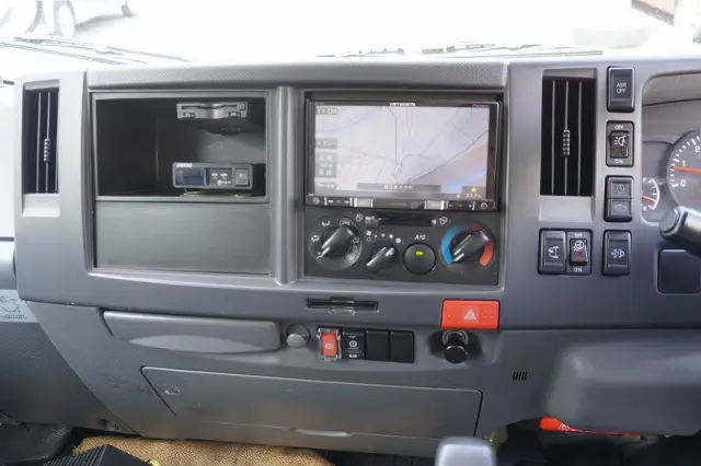 いすゞ エルフ TRG-NLR85AN(2WD)の写真31