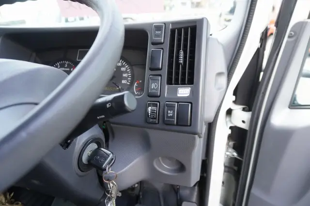 いすゞ エルフ TRG-NLR85AN(2WD)の写真34