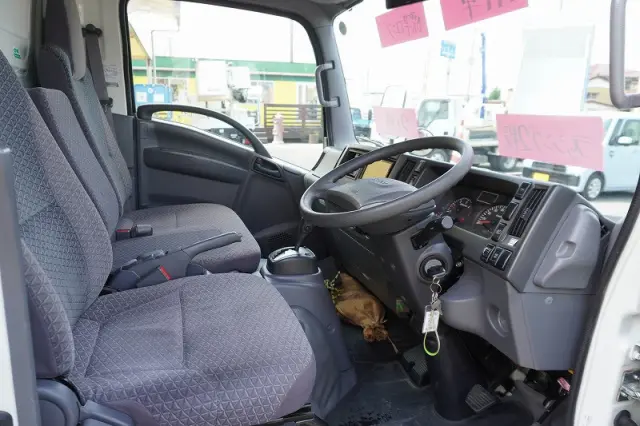 いすゞ エルフ TRG-NLR85AN(2WD)の写真37