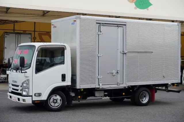 いすゞ エルフ TRG-NLR85AN(2WD)の写真1