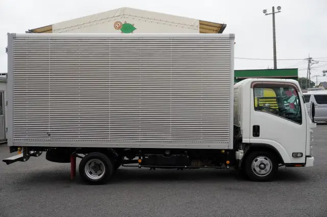 いすゞ エルフ TRG-NLR85AN(2WD)の写真5