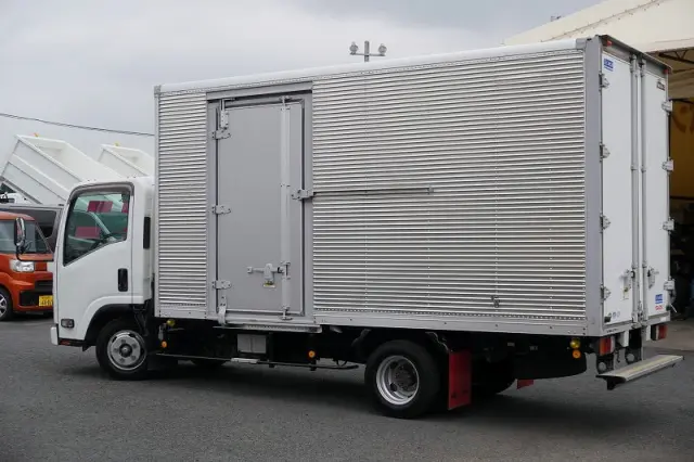 いすゞ エルフ TRG-NLR85AN(2WD)の写真7