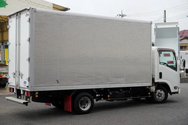 いすゞ エルフ TRG-NLR85AN(2WD)の写真8