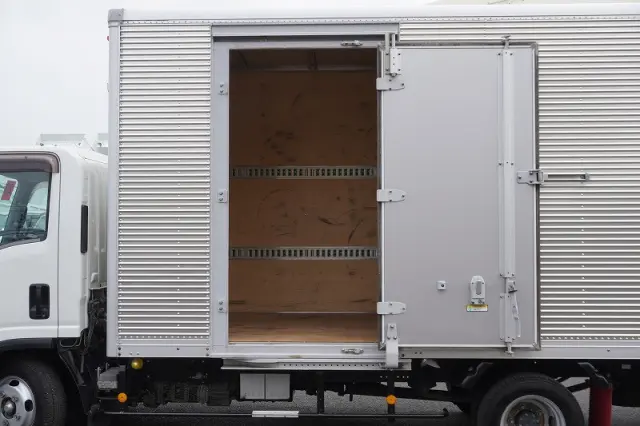 いすゞ エルフ TRG-NLR85AN(2WD)の写真18