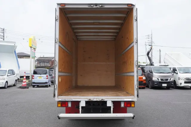 いすゞ エルフ TRG-NLR85AN(2WD)の写真19