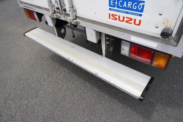 いすゞ エルフ TRG-NLR85AN(2WD)の写真27
