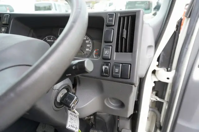 いすゞ エルフ TRG-NLR85AN(2WD)の写真34