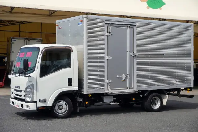 いすゞ エルフ TRG-NLR85AN(2WD)の写真1
