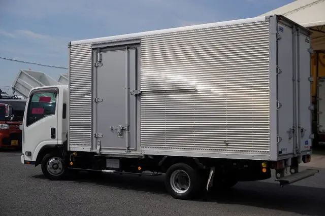 いすゞ エルフ TRG-NLR85AN(2WD)の写真7