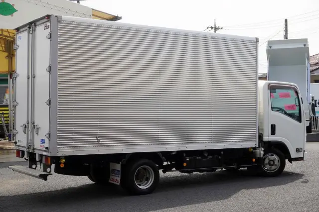 いすゞ エルフ TRG-NLR85AN(2WD)の写真8