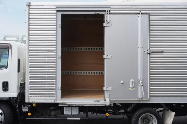 いすゞ エルフ TRG-NLR85AN(2WD)の写真18