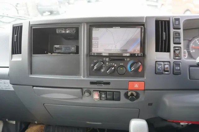 いすゞ エルフ TRG-NLR85AN(2WD)の写真31