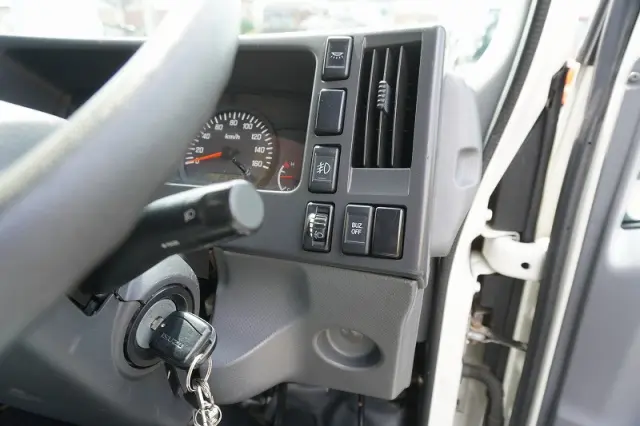いすゞ エルフ TRG-NLR85AN(2WD)の写真34