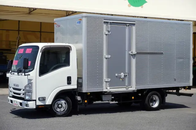 いすゞ エルフ TRG-NLR85AN(2WD)の写真1