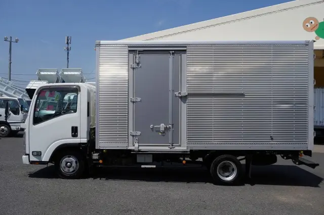 いすゞ エルフ TRG-NLR85AN(2WD)の写真3